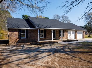 5441 Parkton Rd, Hope Mills, NC 28348
