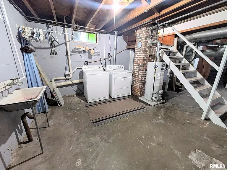 304 Redbud Dr — Photo 33