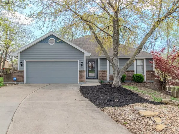1327 SW 24th St, Blue Springs, MO 64015