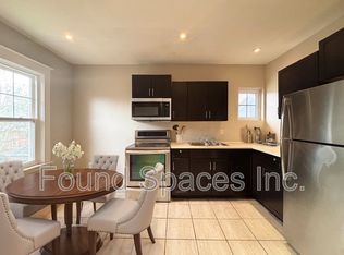 147 Holton Ave S #3, Hamilton, ON L8M2L6