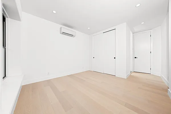 Rented by REAL New York | media 16