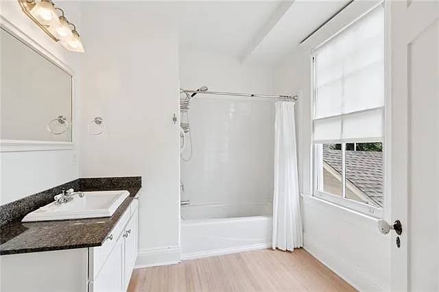 2036 Robert St — Photo 8