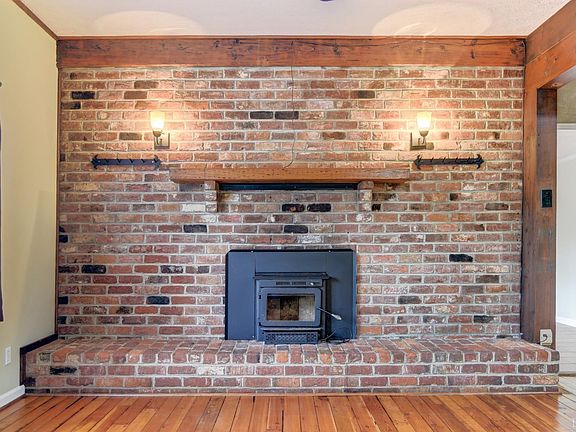 5th image of 586 Kenmore Rd