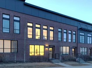 2327 E 77th St SW, Calgary, AB T3H4X6