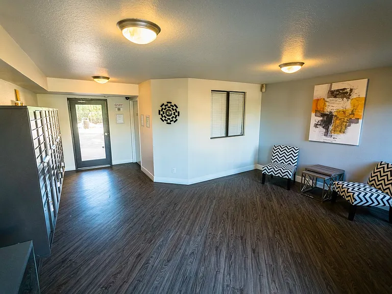 5235 Kester Ave — Photo 84
