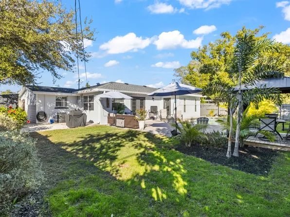 3122 Regatta Cir, Sarasota, FL 34231