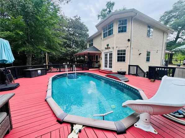 954 Hillbilly Heaven Rd, Livingston, TX 77351