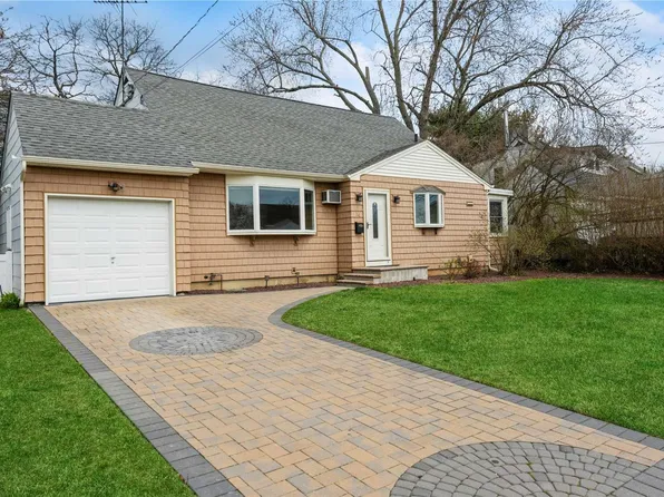 14 Birchfield Avenue, Babylon, NY 11702