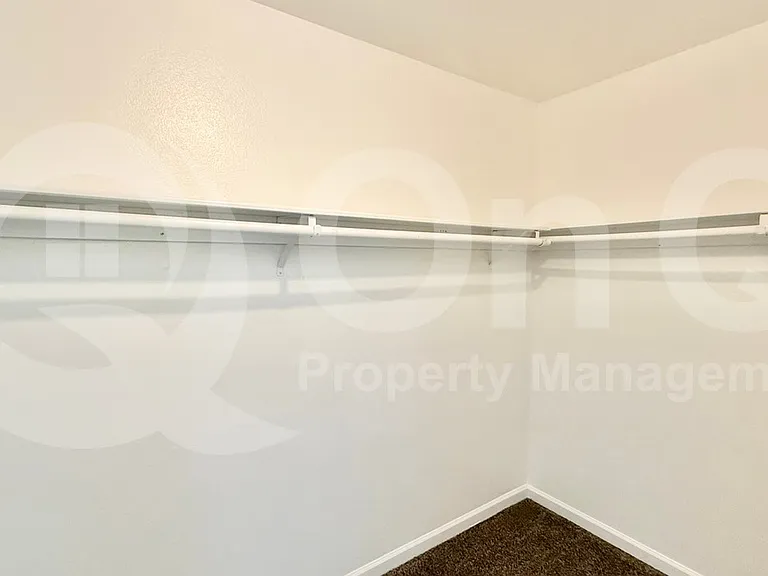 6836 S Jentilly Ln — Photo 23