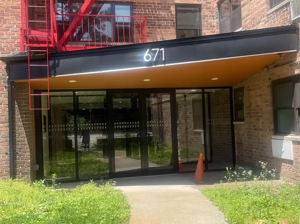 671 Bronx River Road #4G, Yonkers, NY 10704