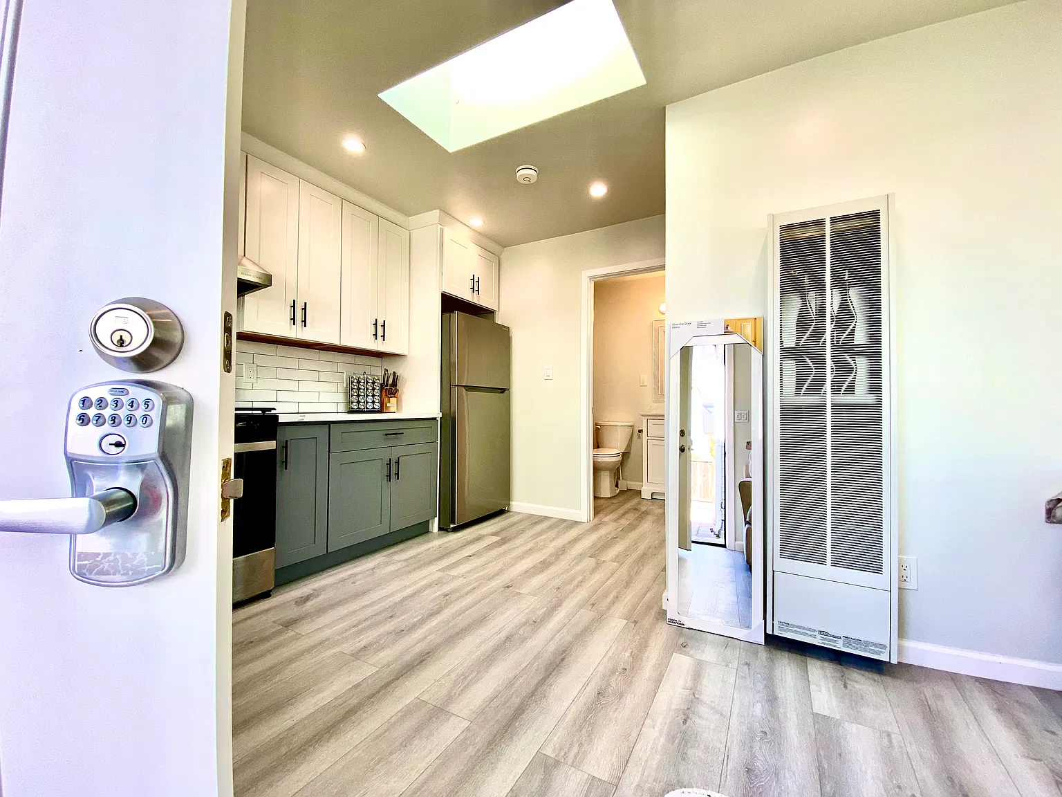 433 Mastick Ave — Photo 4