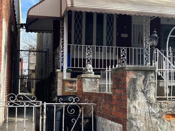 251 N Robinson St, Philadelphia, PA 19139