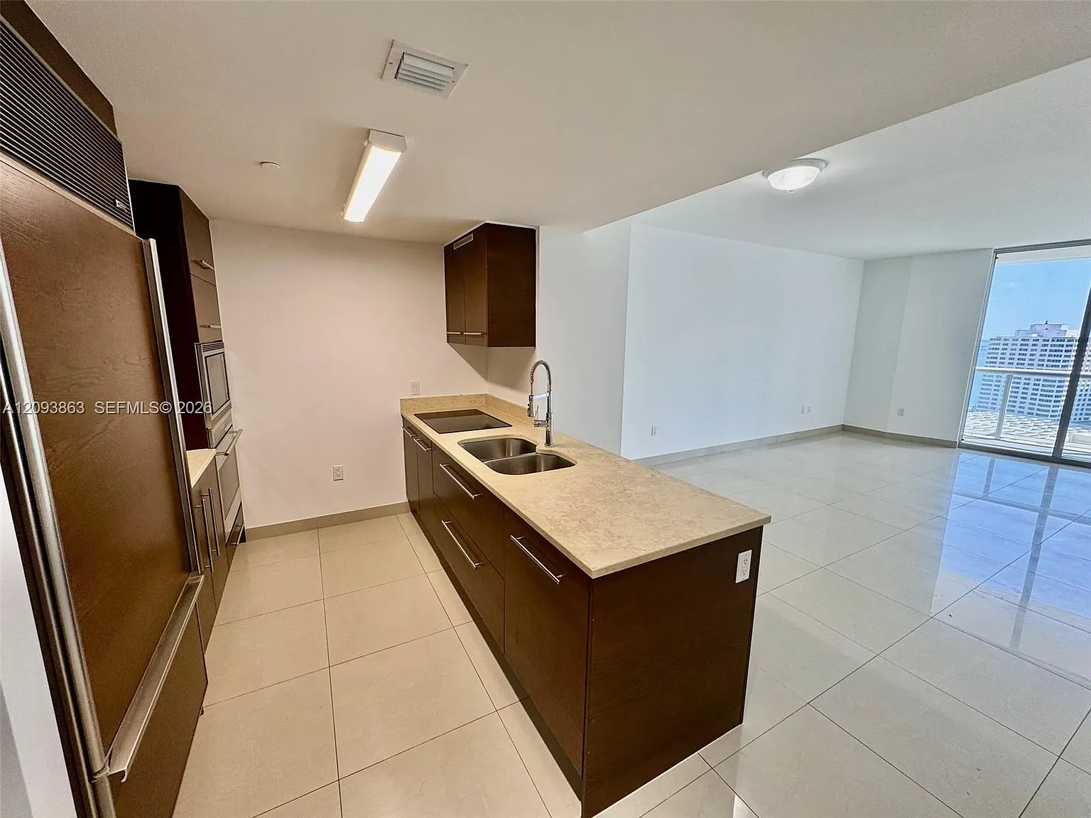 Icon Brickell Condo No 3 — Photo 2