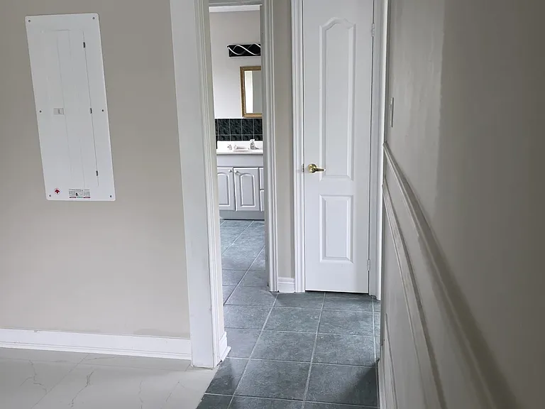 6 English St #3 — Photo 2
