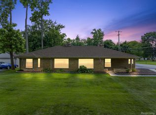 28041 Six Mile Rd, Livonia, MI 48152