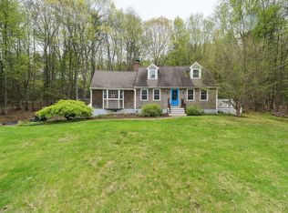 12 Hemlock Road, Kensington, NH 03833