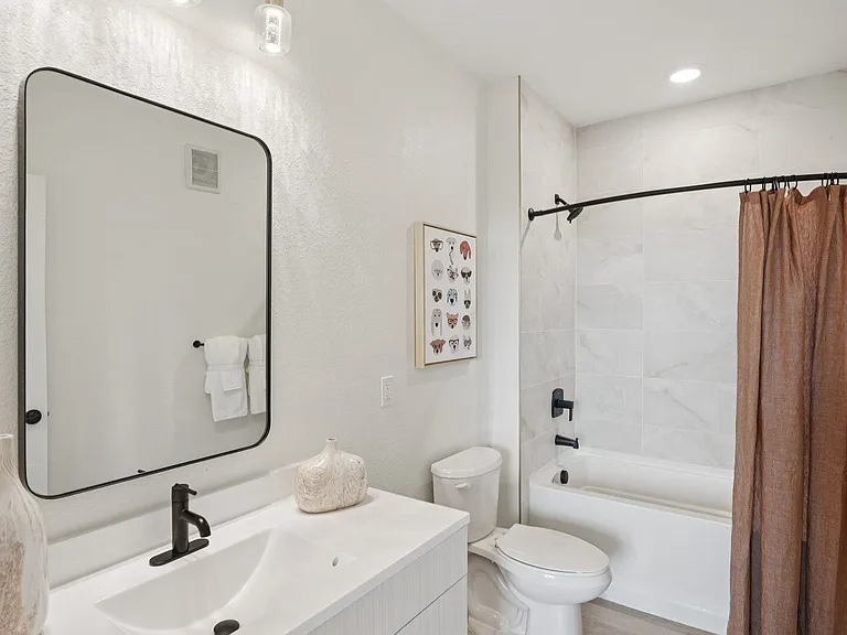 The Centro Apartments — Photo 8