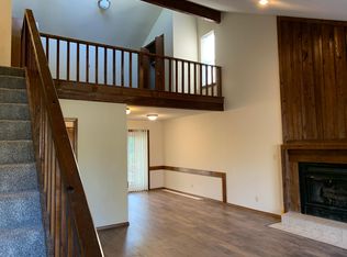 648 Earthside Dr #B, Claremore, OK 74017