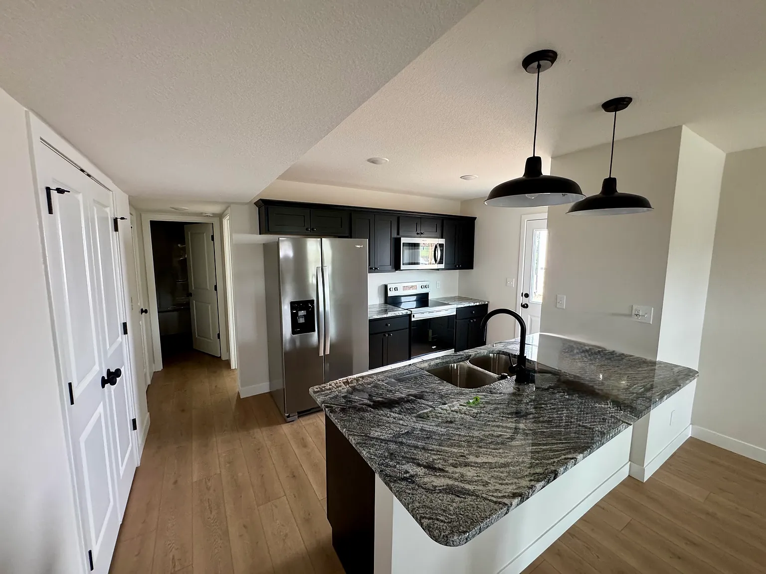 4 bed, 1463 sqft, $1,700 — Photo 3