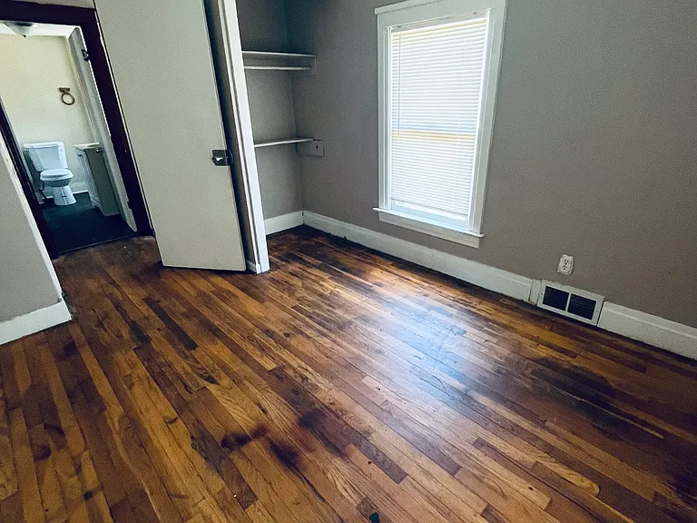 40 Foster St — Photo 5