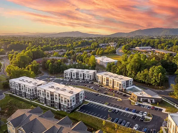 5 Row Apartments