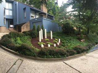 723 Pinetree Rd, Pittsburgh, PA 15243