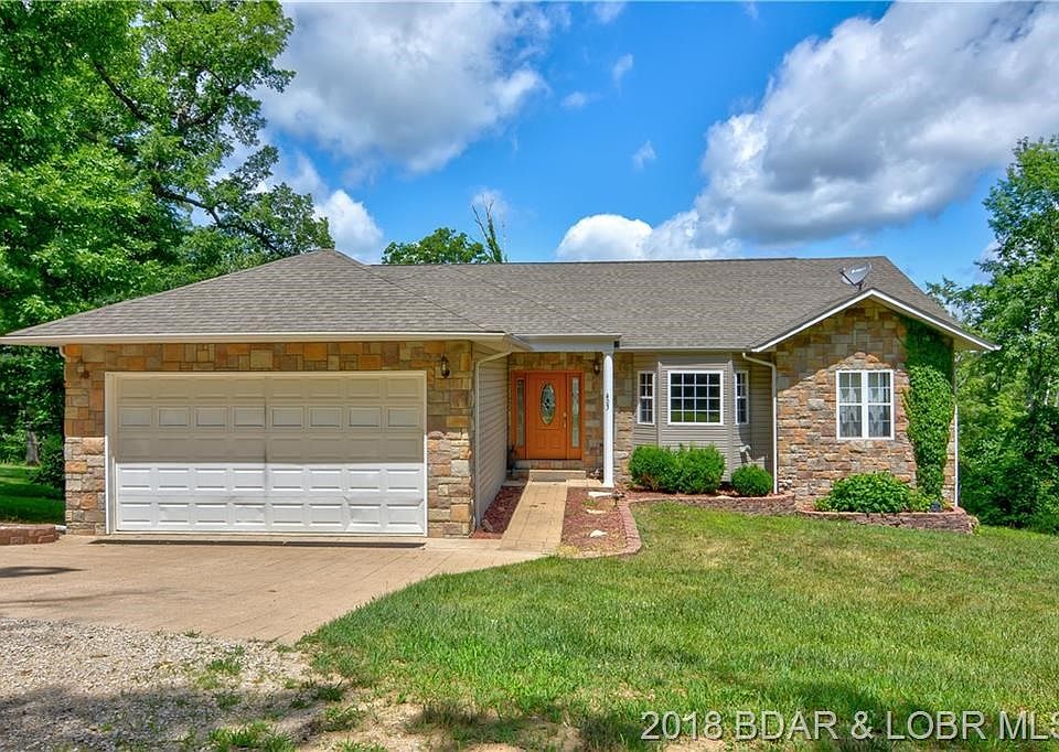 This spacious 3 bed, 3 bath home is perfect for your family.