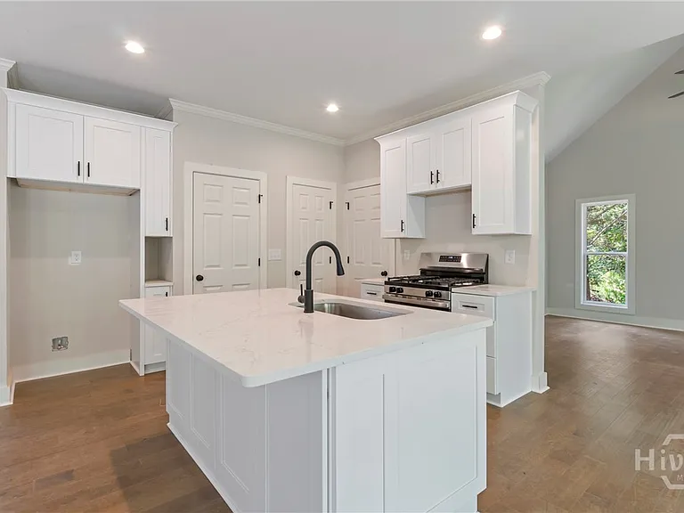 400 Ansley Dr — Photo 11