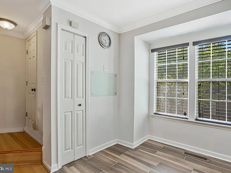 13902 Barrington Ln — Photo 10