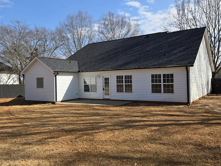 435 Free Stone Ave — Photo 2