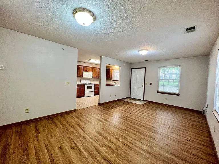 1105 Ratone St #8 — Photo 6