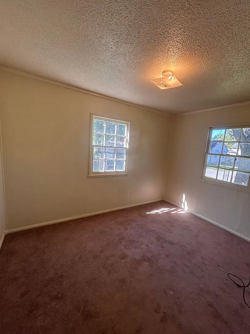 816 E Sherwood Terrace — Photo 4