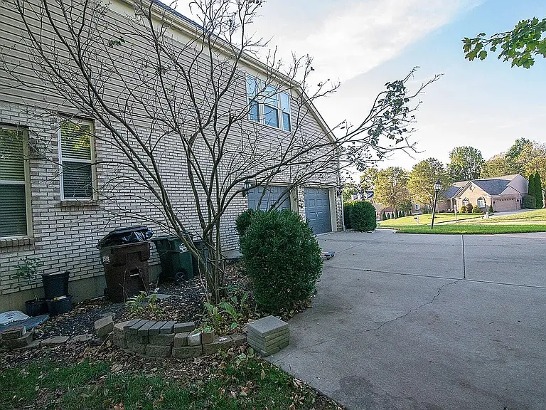 7676 Big Cedar Ct — Photo 46