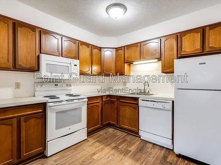 2011 N Porter Ave #232 — Photo 5