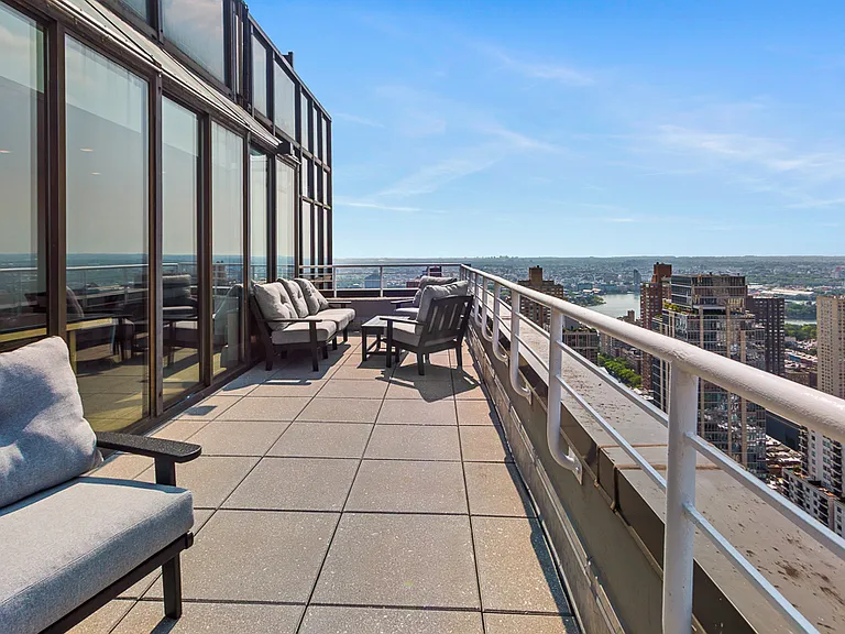 300 E 93rd St #20AF — Photo 19