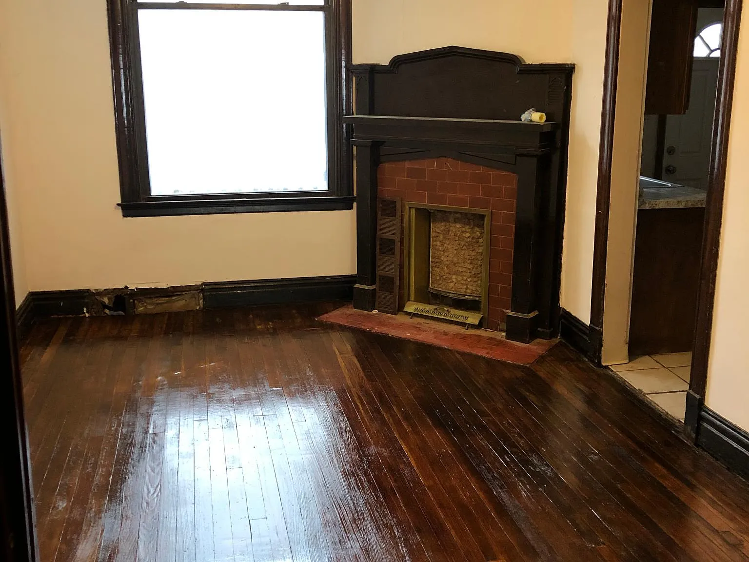 70 Pasadena St — Photo 4
