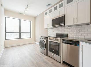 2530 N Clark St APT 205, Chicago, IL 60614
