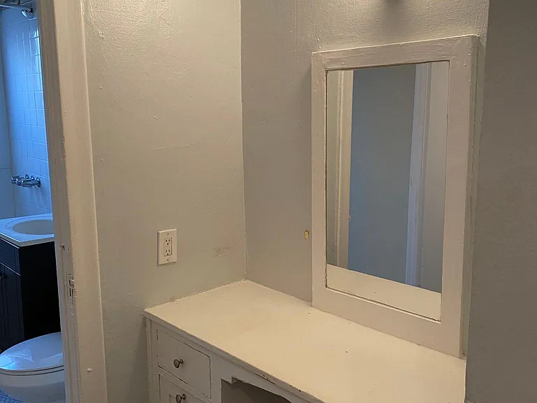 1805 N Kingsley Dr — Photo 13
