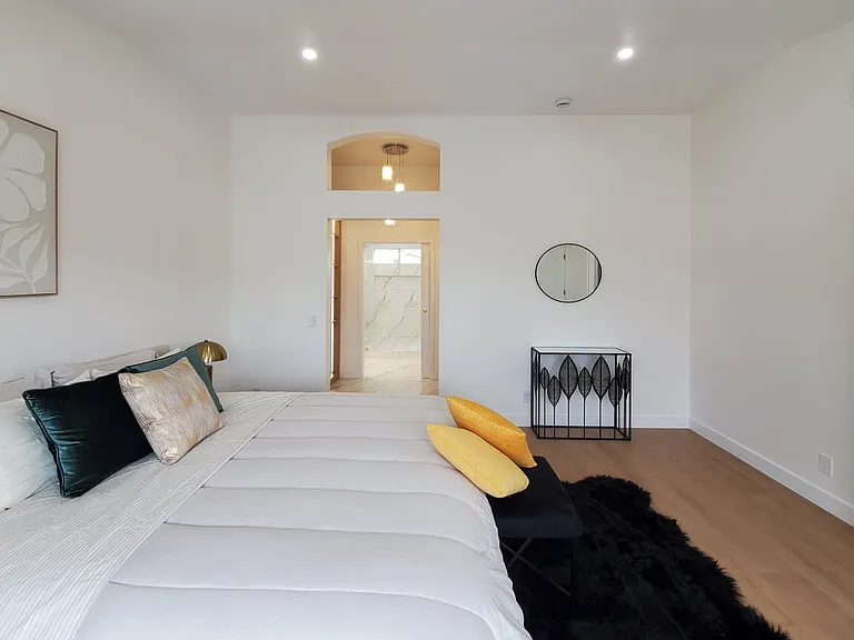 220 S Linhaven Cir — Photo 5