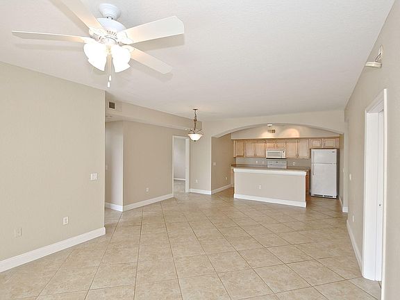 3rd image of 7940 Preserve Cir APT 927