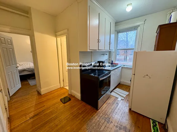 211 Park Dr, Boston, MA