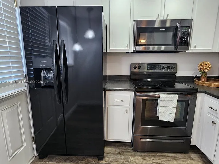900 NE 12th Ave #406 — Photo 3
