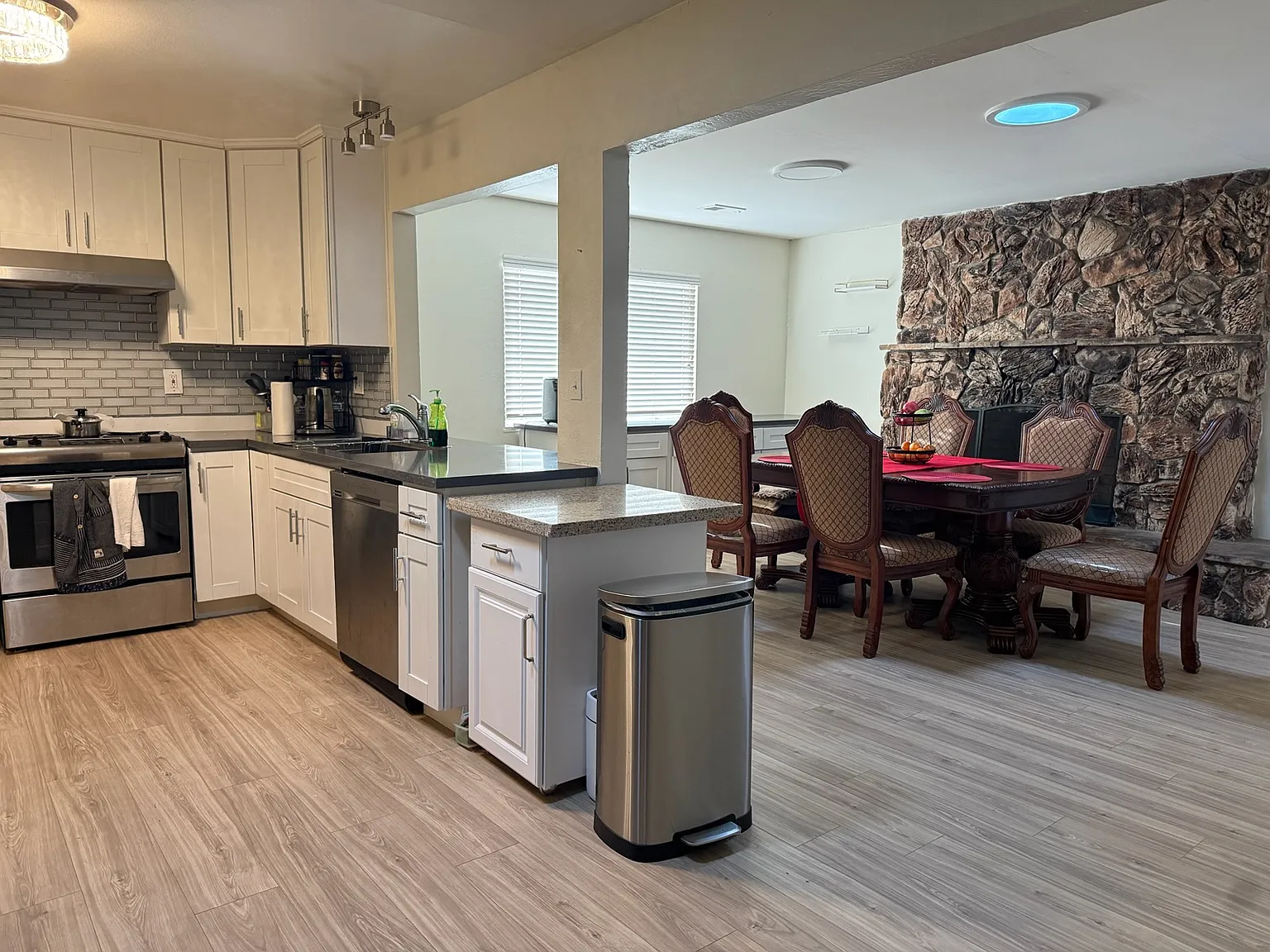 5 bed, 2000 sqft, $1,250 — Photo 4