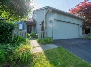 46 Winding Creek Ln, Rochester, NY 14625