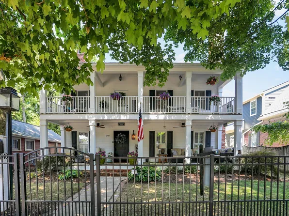 340 W Poplar St, Zionsville, IN 46077