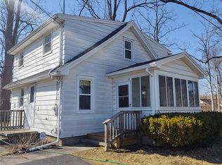 193 River Meadow Dr, Rochester, NY 14623