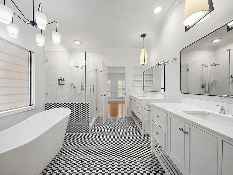 5136 Chevy Chase Dr — Photo 15
