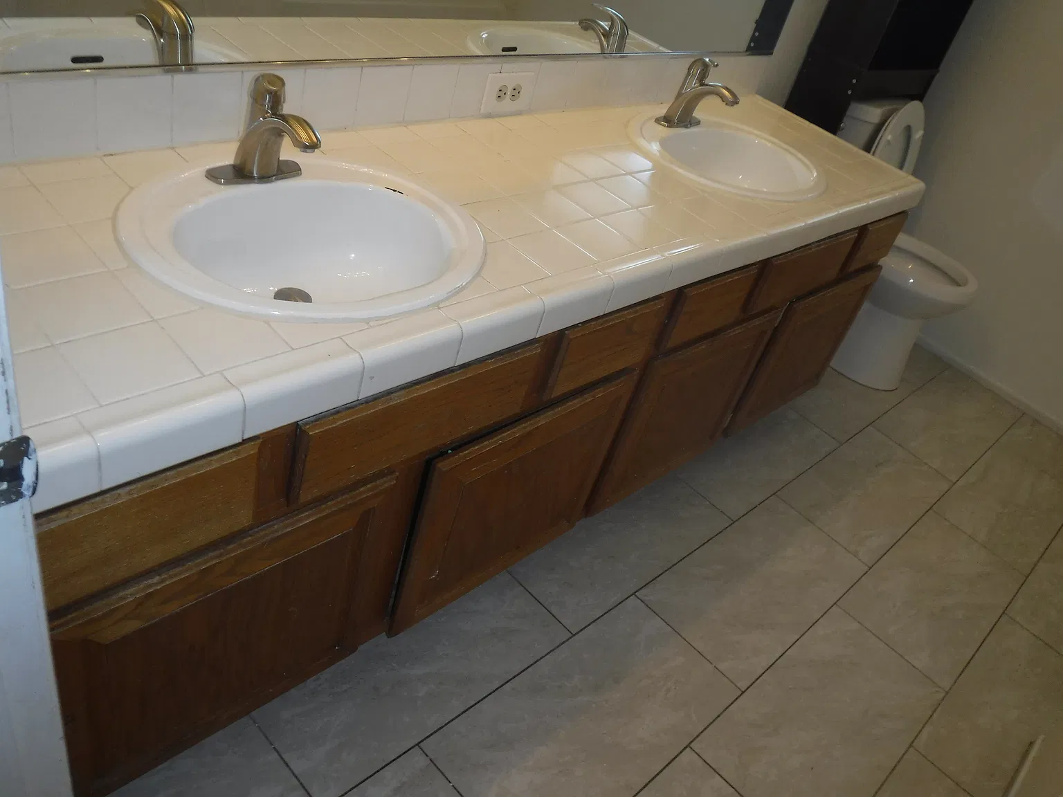 4 bed, 2.5 bath, 2052 sqft, $2,225 — Photo 2