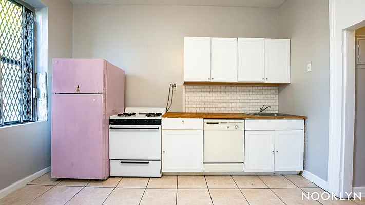 Rented by Nooklyn NYC LLC | media 13