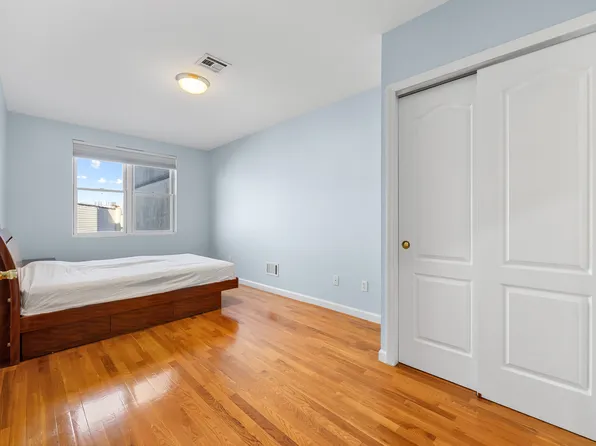 2881 Cropsey Avenue image 8 of 25